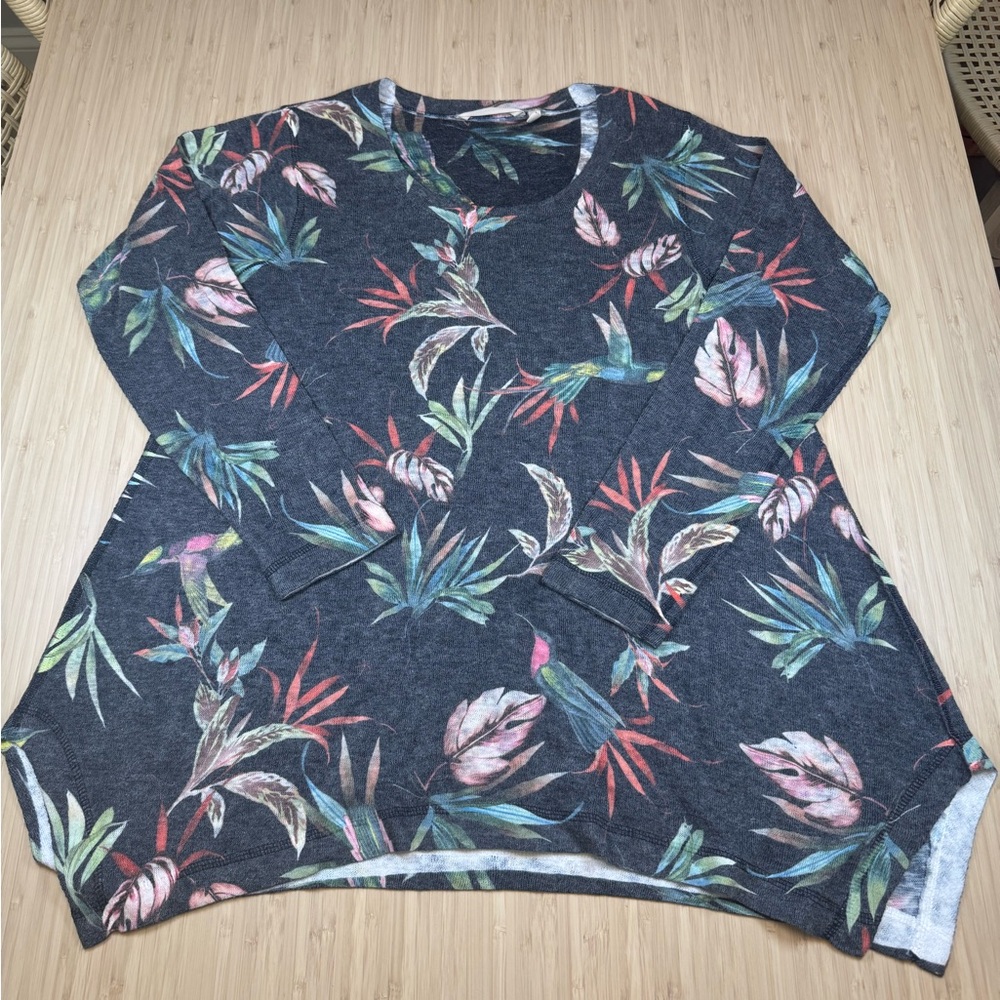 Soft Surroundings Agnes Floral Hummingbird Sharkbite Hem Lightweight Sweater Med